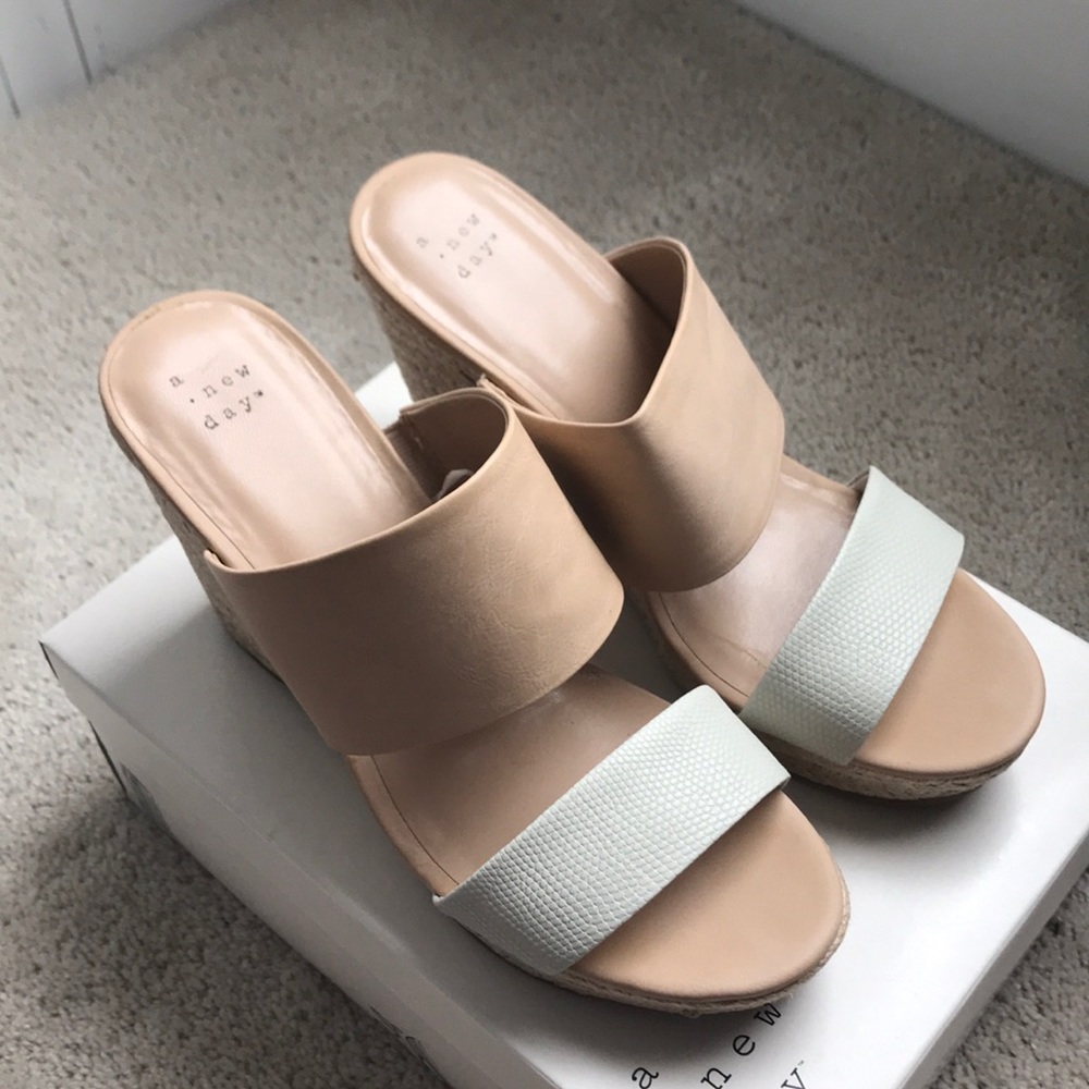 Women’s Adelina wedges.